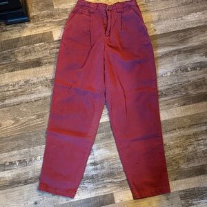 Elegant Maroon Cropped Pants for Women / DG116